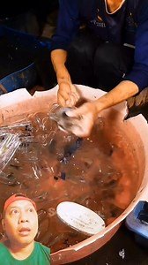 701K views · 2.9K reactions | Pagrerecycle ng mga lumang bote ng pabango. #credittotherightfulownerofthisvideo #nocopyrightinfringementintended #reactionvideo #forcontentpurposesonly #commentary | Jeff Torda | Facebook