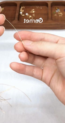 3.3K views · 43 reactions | Chakra energy bracelet ✨#handcraft #diy #handmade #bracelet #7chakras #rainbowbracelet #chakrabracelet #healingbracelet #dopamine #dopaminedressing #8827 | Buildboxentertainment | Facebook