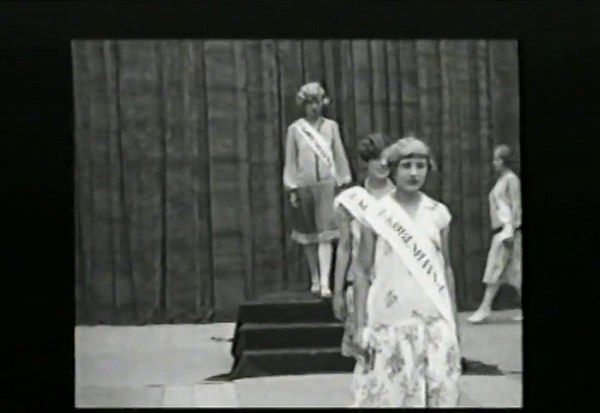 Danish Girls Show Everything -(1996)- Danske Piger Viser ALT