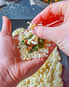 No one can resist these deep-fried balls! 🍚🍄🌿😋 📌 RECIPE: www.scrumdiddlyumptious.com/arancini-rice-balls | Scrumdiddlyumptious
