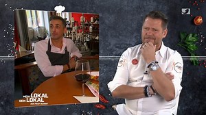 175K views · 556 reactions | Profi Mike Süsser schaut Costa im Restaurant Unfassbar bei der Zubereitung von "Gebratener Entenbrust mit Honig" genau zu. Dabei wird er skeptisch, einige Arbeitsschritte würde er anders machen. Kann ihn der Geschmack letztendlich überzeugen? 樂 #MeinLokalDeinLokal #watch | Mein Lokal, Dein Lokal | Facebook