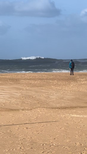 Ondas Gigantes na Nazaré: surf e paisagens impressionantes