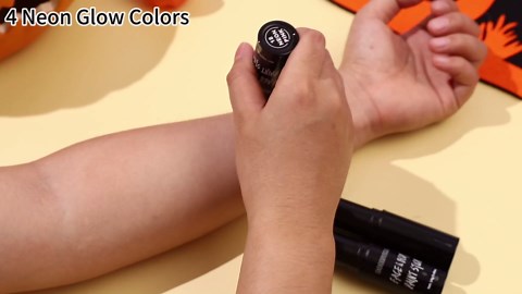 BOBISUKA Light Gray Face Body Paint Water Based Grey Face Paints Sticks Cream Blendable Face Painting Kit Quick Drying Foundation Makeup for Halloween Corpse Bride Zoombie Cosplay SFX Costume Party