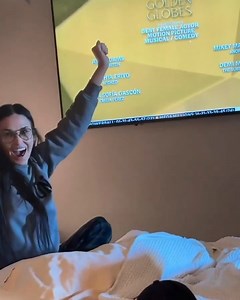 Demi Moore qui réagit à sa nomination tellement méritée pour The Substance dans la catégorie meilleure actrice aux Golden Globes 2025 . "Je sais que certaines personnes ont vu ce film 4,5 fois. C'est fou" a confié la star à Deadline. The Substance a décroché 5 nominations aux Golden Globes dont celle de meilleure réalisatrice pour Coralie Fargeat. | FilmsActu