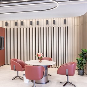 Check out the DecoMetal corner at our showroom! Drop by and get the chance to explore each of our metal laminates, their stylish patterns and full-sheet displays, which are carefully hidden away in our elegantly designed showroom. Need time for inspiration? Don’t worry, we have our very own coworking zone, ready for you to spend the entire day with us. Book your appointment today: https://bit.ly/3sPIhm6 For more information about Formica, visit www.formica.com/th-th 🛒 Contact our distributor he