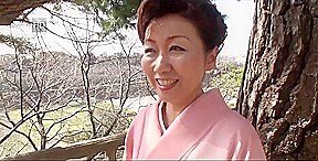 39 yr old Yayoi Iida Swallows two Loads (Uncensored)