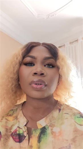 MC Production votre #script ne respecte pas la #femme #enceinte 🤰🏽que je suis hein...🥹🥹 Mes #Poètes, dites à lui que la #fatigue #matinale est réelle hein... 🥹🥹🥹🥹🥹 #bonjour #cinema #theatre | Tatiana Poem