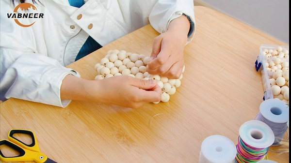 Amazon.com: VABNEER Wooden Beads 20mm Natural Beads 100Pcs Round Wood Beads for Crafts DIY Handmade Decorations Jewellery Craft Making(20mm)