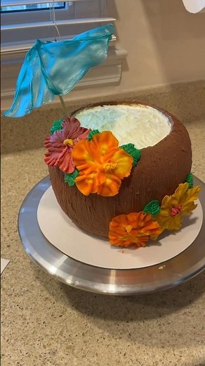 Tropical Drink Cake 🥥 #cake #baking #coconut #cakedecorating