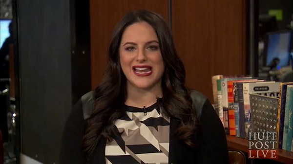 Anne Hathaway Gets Caught In A Riptide In Hawaii