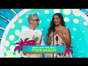Teen Choice Awards 2014 Bethany Mota & Tyler Oakley