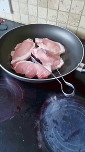 Pablo has mastered his 'Share Your Food' & 'Food Race' buttons. Let's get some suggestions for what I should introduce next 😎 #bulldogpabs #britishbulldog #dogsofinsta #englishbulldog #bulldog #funny #hilarious #puppy #lazydog #pablo | BulldogPabs