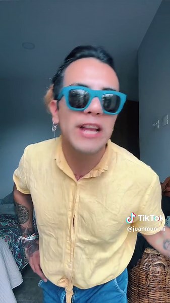 Con la niña no, ¡con la niña no! #Belinda #beli #belindapop #belindatok #belibeli #belibelika #belifans #belifan #ganandocomosiempre #boda #angelaaguilar #nodalybelinda