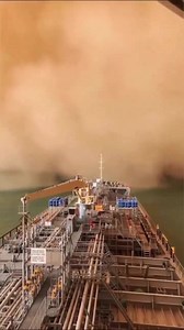 Una fuerte tormenta de arena llega a Egipto 🇪🇬 Fuente: @EarthquakeChil1 | El Centro Noticias