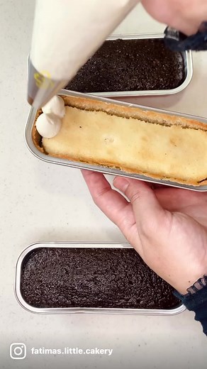 So fun to decorate these cute mini cake pans! #cakedecorating #cakedecorator #cakedesign #cakevideos #caketutorial #caketutorials #cakeart #minicake #cakeinspo #cakelovers #bakers #selftaughtbakers #buttercream #buttercreamcake #cakesoftiktok #reels__tiktok #cakereels #cakes