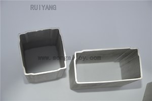 [Hot Item] Customized Acid Washed Stainless Steel Seamless Square Pipe