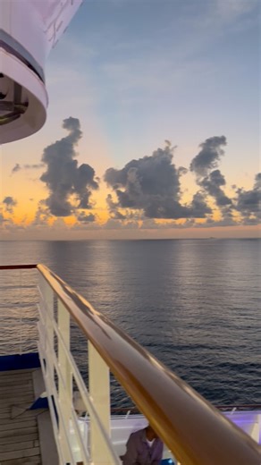 18 reactions | THE BEAUTY OF NATURE  | LIFE AT SEA | CRUISE SHIP | Miss Apple #seawoman #cruiseship #shiplife #seafarerslife #carnivalvalor | Miss Apple | Facebook