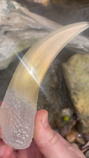 5.6K views · 914 reactions | Gold glass pearl dinosaur 練 claw up for grabs today! $100 includes shipping. First one to call dibs gets it! #happymonday #dinosaur #fossil | Garmezy Glass | Facebook