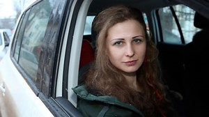 Pussy Riot member Maria Alyokhina released from jail – video