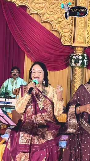 Speech By Maa Manglik Prasang, Lagangeet, Fatana Ane Moj A Moj #FATANA #LagnaGeet #lagangeet #vedic #prachinlagangeet #Varso #wedding #weddingplanner #wedmegood #musicalphera #lagan #singernamratasoni | Singer Namrata Soni