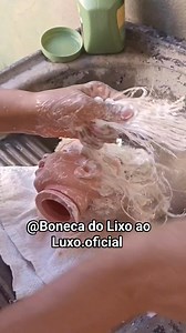 Mais uma etapa da reforma da boneca 🧚‍♀️Vamos lavar o cabelinho dessa princesa👸 Gente é assim que eu faço com cabelo das bonecas que eu reformo 🧚‍♀️ #Bonecadolixoaoluxooficial #facebookviral @superfãs #feitocomcarinho #facebookreels #antesedepois #boneca #Bonecadaestrela #várzeagrandemt Página Boneca do Lixo ao Luxo | Boneca do Lixo ao Luxo