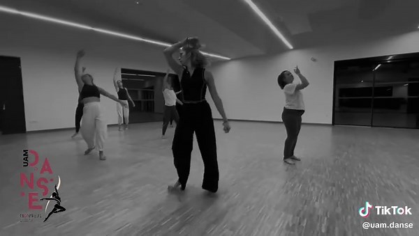 Cours de danse et chorégraphie avec UAM Danse
