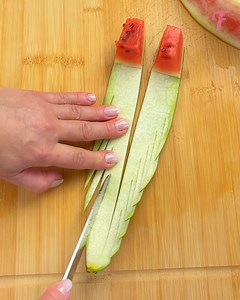 10K views · 41 reactions | Elaborate fruit carving tutorial for events (For entertainment purposes only. Consult professionals if guidance on activities is presented. No brand affiliation is implied if any are shown. If inspired by true events, creative adaptations may be included. Content may include public footage.) | Fabiosa Hearty | Facebook