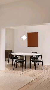 Same table, different chairs 🪄 #interiordesign #interiorinspiration #interieur #interieurinspiratie #wooninspiratie #woontrends | AMBERTREE