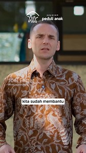 20 tahun lalu, bule mualaf Belanda, Pak Fetter, menjual perusahaannya di Belanda demi membangun rumah bagi anak-anak terlantar di Lombok. Beliau tidak tega melihat anak-anak yatim piatu dan korban kekerasan hidup di jalanan tanpa harapan. Kini, hampir 300 anak tinggal di rumah panti keluarga dengan kasih sayang ibu pengasuh dan pendidikan di Sekolah Peduli Anak. Namun, saat ini kami menghadapi masalah serius. Dana operasional untuk kehidupan sehari-hari dan sekolah sangat minim. Anak-anak ini be