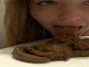 Gorgeous poop eater girl filmed herself eating shit on a plate