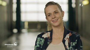 Europaweit auf Achse, mit Rockstars im Gepäck. So kennt man das Bus Babe Jule Hanke. Der Familienbetrieb ist für die junge Mama und Juniorchefin ein Fulltime-Job. Bei ihr zuhause im fränkischen Marktredwitz lernt #AbenteuerLeben die 28-Jährige privat kennen. #video | Abenteuer Leben