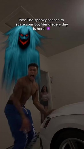 IM CRYING! 😂😭😂 #reels #scareprank #funnyreaction #halloween #spooky #scary #viralreels | Jaylin & Makayla