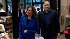 VP Kamala Harris and Gov. Tim Walz stop into Sheetz gas station, grab Doritos (Aug. 18, 2024)