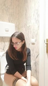Girls Pooping at Hotel