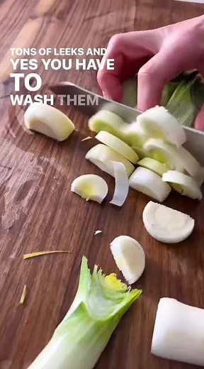 Hello guys enjoy this recipe😍 #homemade #patato #soup #easyrecipe #usareels #foryoupagereels #trendingreels | John Kanell