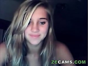 Teen showing slim body at webcam