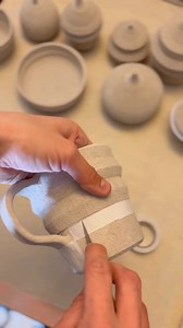 91K views · 289 reactions | How to glaze a stoneware mug ❤️ ••• Follow @ceramicbymanon for more! ••• „As you can see I put tape instead of wax to do my straight line. It is just because my stoneware is so porous that wax wouldn’t be usefull. There would be some stuck drops into those pores, so the color of the glaze would appear after firing.” | The Ceramic School | Facebook
