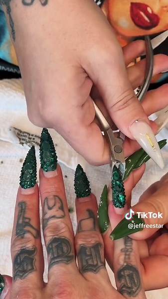 Removing my iconic emerald #nails 😅 What should I do next?? #jeffreestar #asmr #nailsartvideos #nailsoftiktok