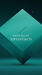 Cada Blue Box nos recuerda que el amor es el regalo más preciado. Celebre esta temporada con las creaciones atemporales de Tiffany & Co. | Tiffany & Co.