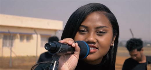 Fahasoavanao - Glory Ramaroson Tsy misy fiainana tsara afatsy ny manana an'i Jesoa Kristy. Tena tsara ny Fiainana manana an'i Kristy #zarao_ho_fandraisanao_anjara_fitoriana_ny_filazantsara #Hira #hirampivavahana | Fiainana manana an'i Kristy - FMK