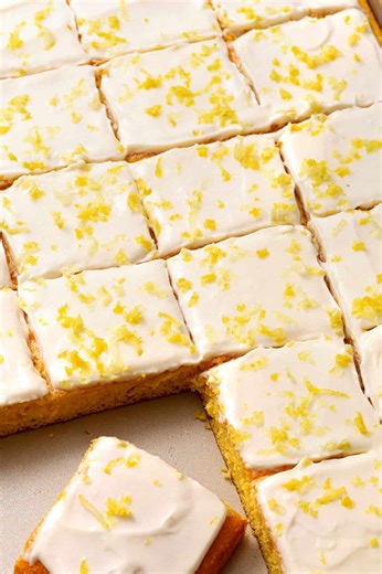 Easy Lemon Sheet Cake 🍋🍰 Recipe 👇 #LemonDessert #SheetCake #EasyBaking #CakeMixRecipes | All Things Mamma