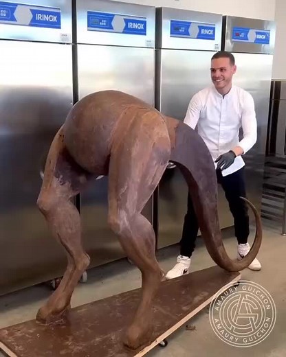 Creating a Realistic Dinosaur Sculpture Process