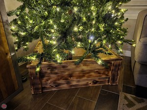 How to Build a Decorative Wooden Christmas Tree Box - Homemade by Huseman