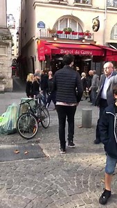 7K views · 107 reactions | On adore rendre fous les gens ! Ce moment de bug 廊 #lesfrenchtwins #magic #cigarettes #amazing #tonyetjordan | Les French Twins - Tony & Jordan | Facebook