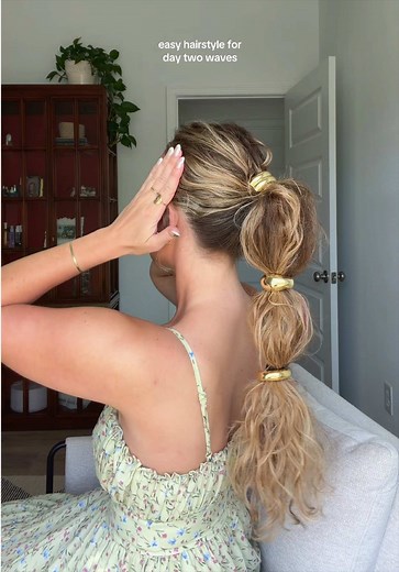 Easy Hairstyle for Day Two Waves | Wavy Hair Tutorial