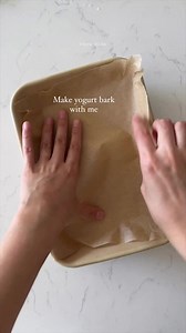 It doesn't get much simpler — or satisfying — than frozen yogurt bark! Thanks for the inspo, @hayley.today. What would you put on yours? | Maple Hill