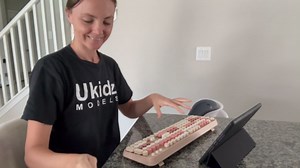 Wireless Keyboard and Mouse Combo - Cute Colorful Keyboard and Mouse, Retro Typewriter Keyboard with 2.4GHz Plug & Play, for Windows 11/10/7, Laptop, PC (Hot Pink)