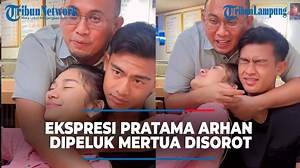 1.6M views · 14K reactions | Ekspresi Pratama Arhan saat dipeluk ayah mertua disorot. | Tribun Lampung | Facebook