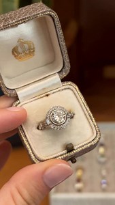 A beautiful Art Deco style diamond target ring ✨ #artdecoring #vintagediamondring #artdecojewellery #vintagejewellery #vintagejewelry | Wave Antiques