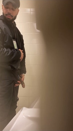 Brinks Security long dick piss! - ThisVid.com